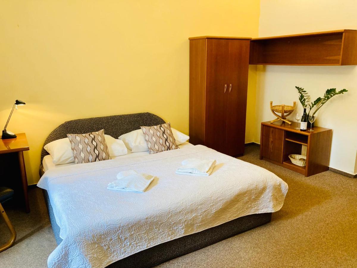 Hotel U Rytire Mělník المظهر الخارجي الصورة